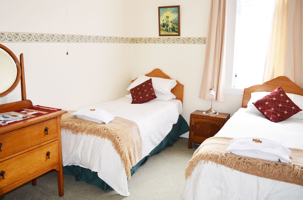 Deluxe Single Room, 1 Twin Bed, Shared Bathroom