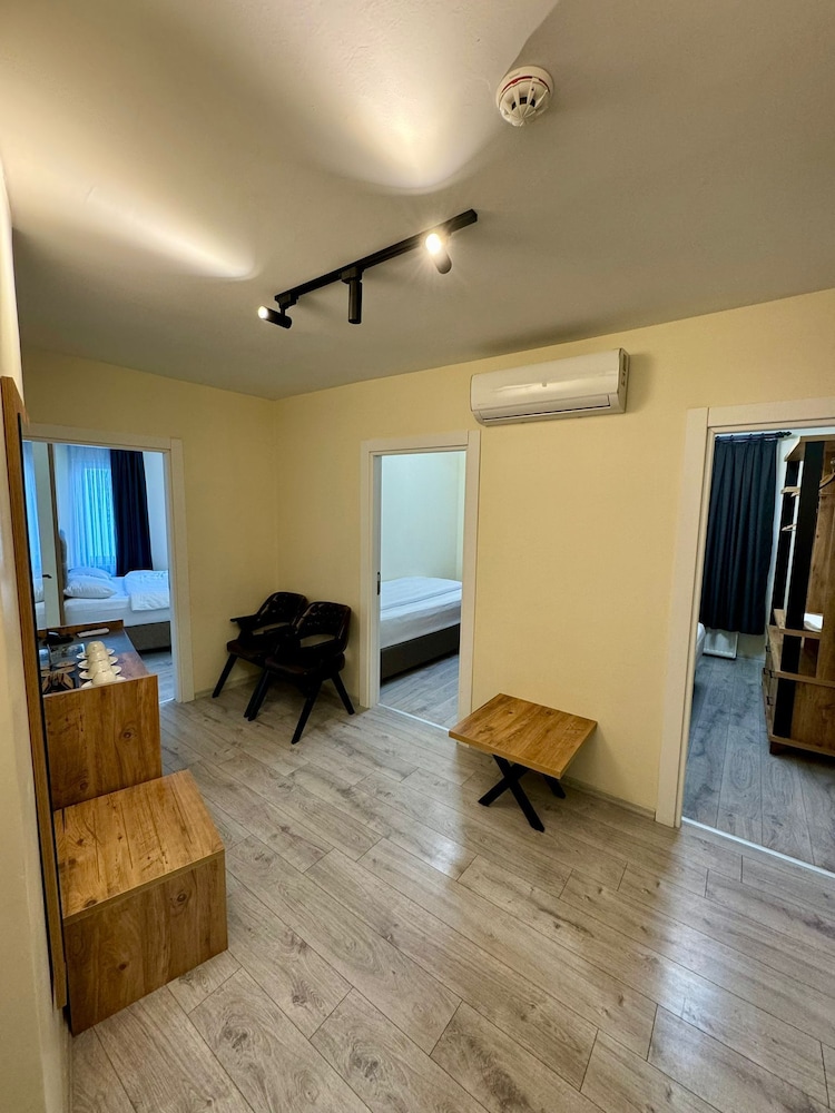 Condo, 3 Bedrooms