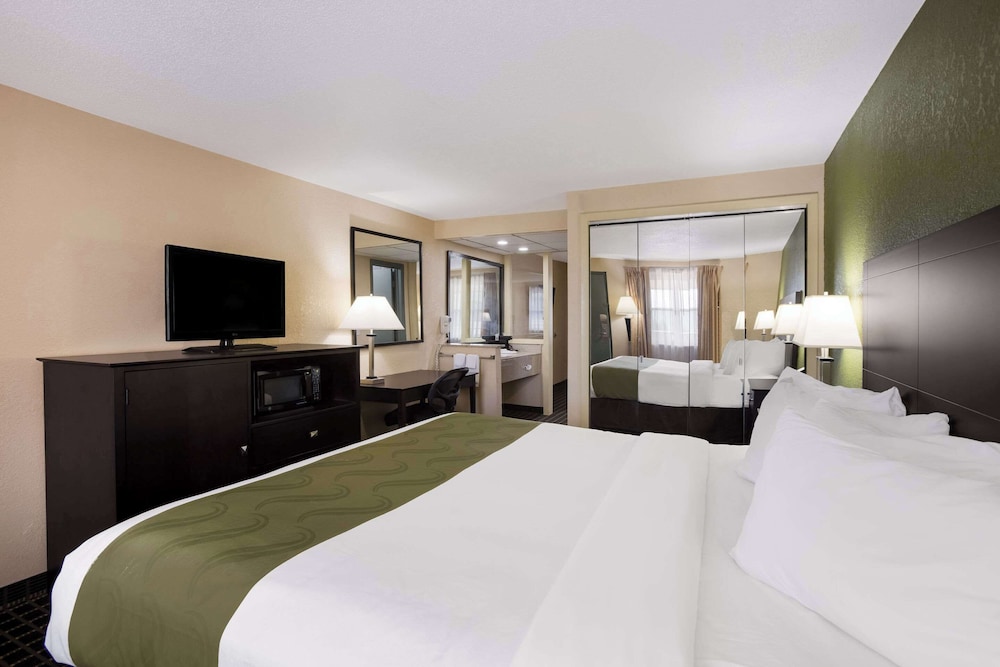 Suite, 1 King Bed with Sofa Bed, Non Smoking, Not Pet Friendly - Photo 3