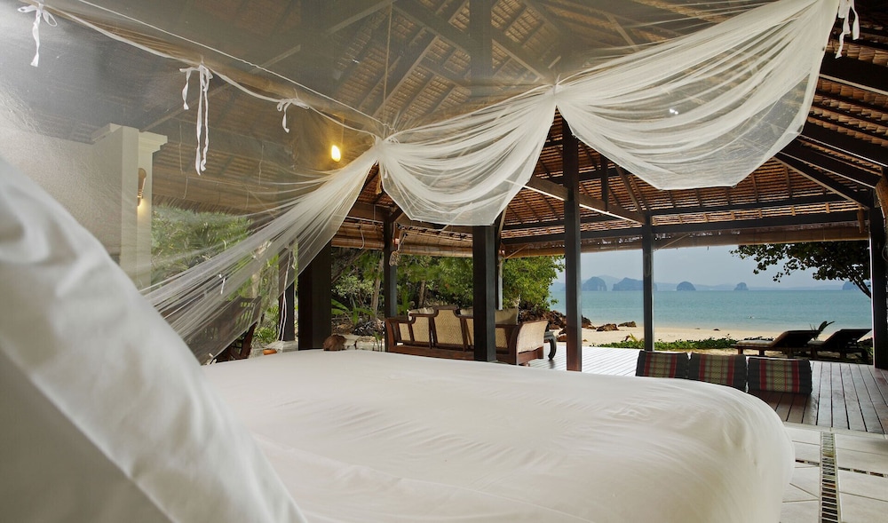 Family Double Room, Beachfront photo 2
