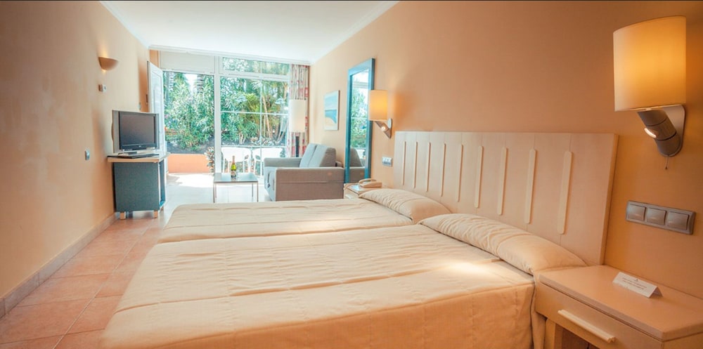 Family Double Room, Terrace, Garden View - Photo 1