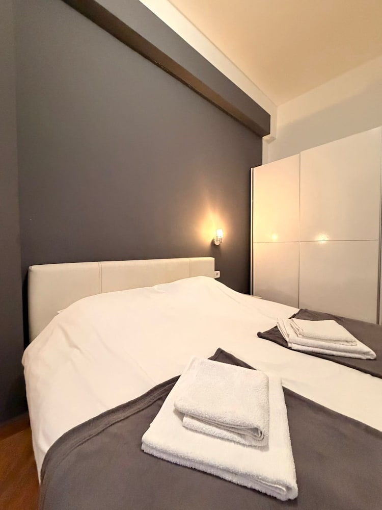 Deluxe Apartment, Balcony, City View