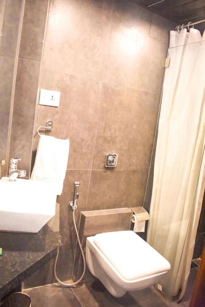Superior Triple Bed Room - Photo 2