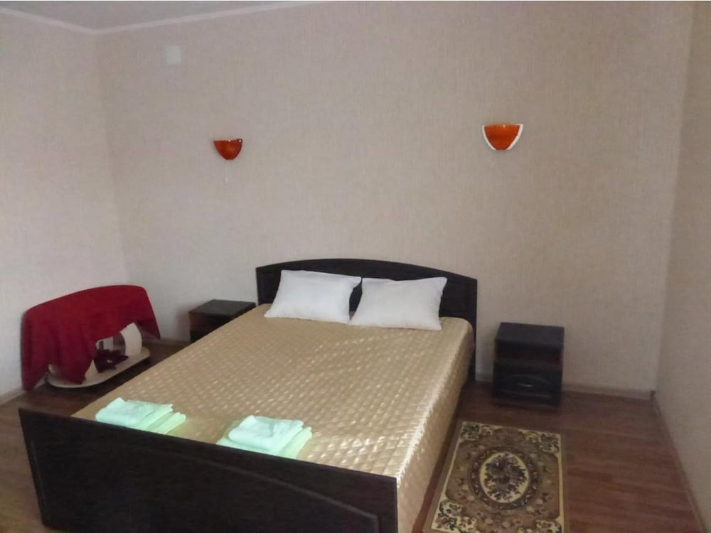 Standard Room, 1 Queen Bed photo 1