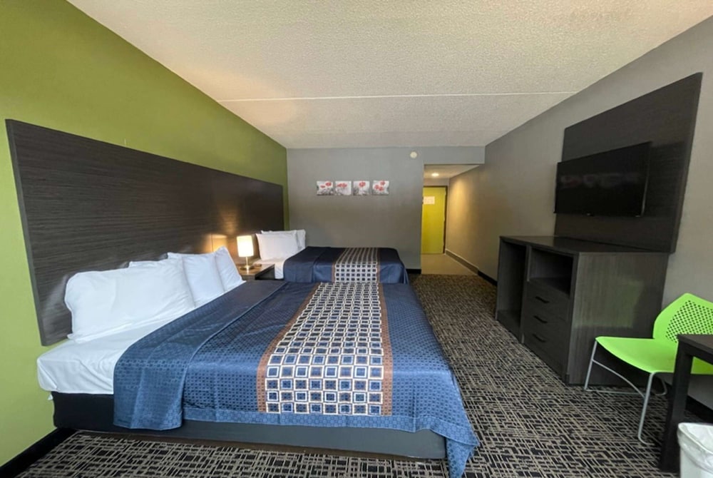 Suite, 1 Bedroom, Non Smoking (1 Queen & 1 Double Beds) photo 1