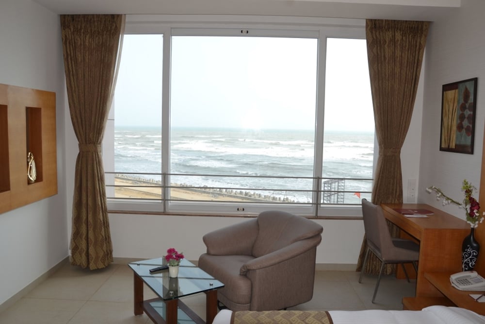Deluxe Room, Sea View photo 2