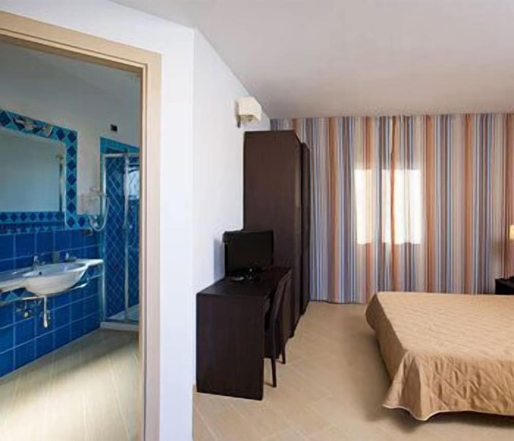 Classic Double or Twin Room - Photo 1