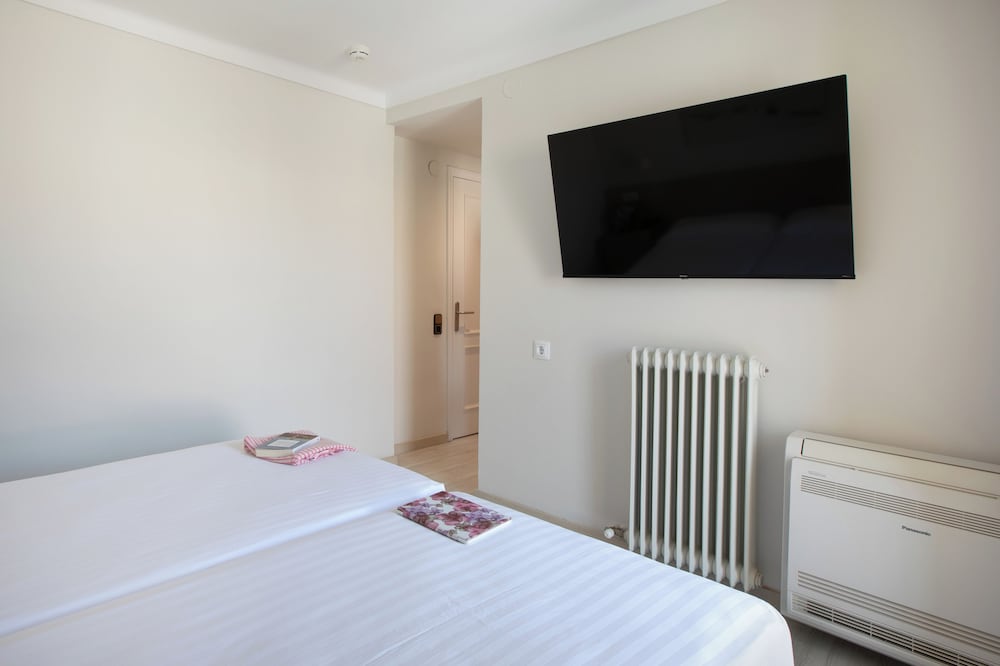Quadruple Room - Photo 3