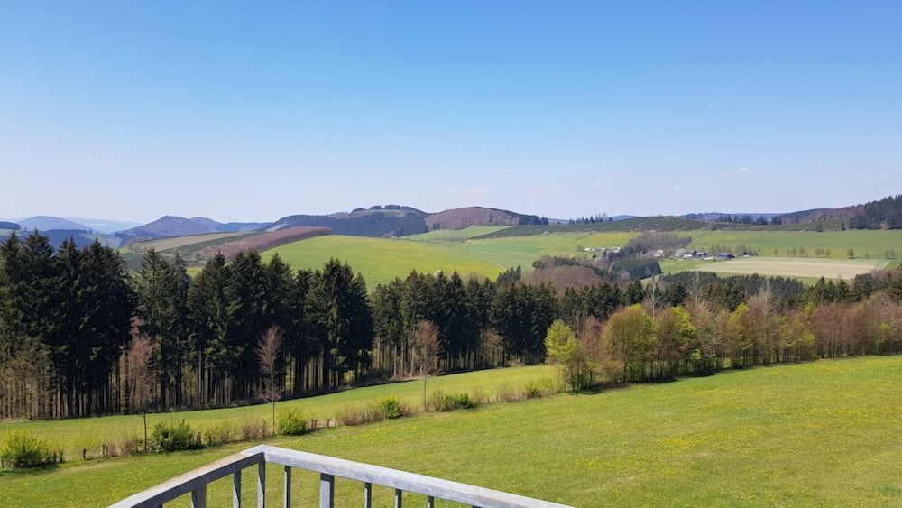 Panoramic Studio Suite, 2 Bedrooms, Balcony photo 2