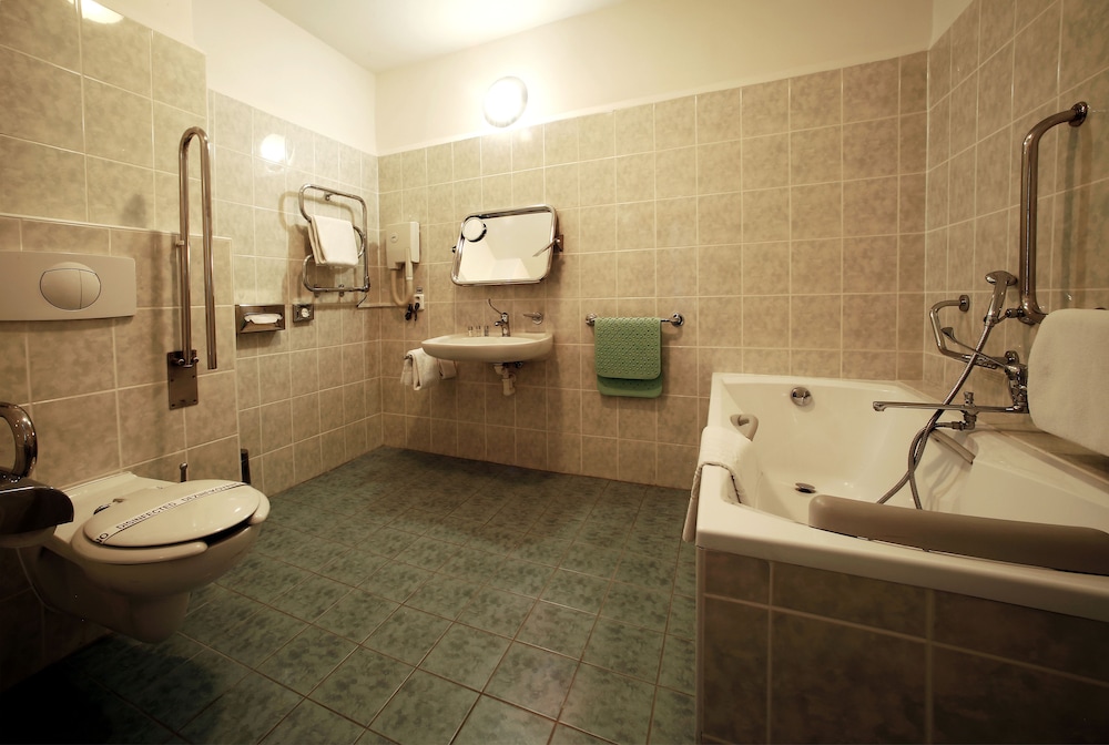 Suite - Photo 5