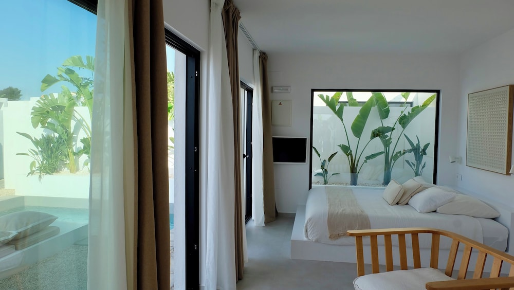 Superior Double Room, Pool View