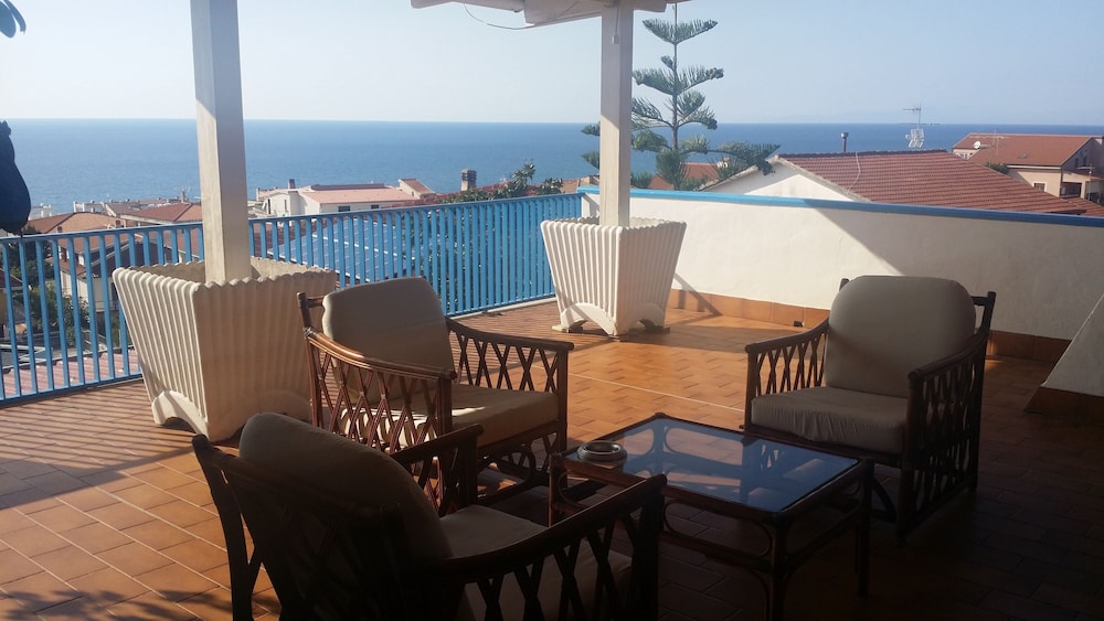 Standard Triple Room, Terrace, Ocean View photo 1