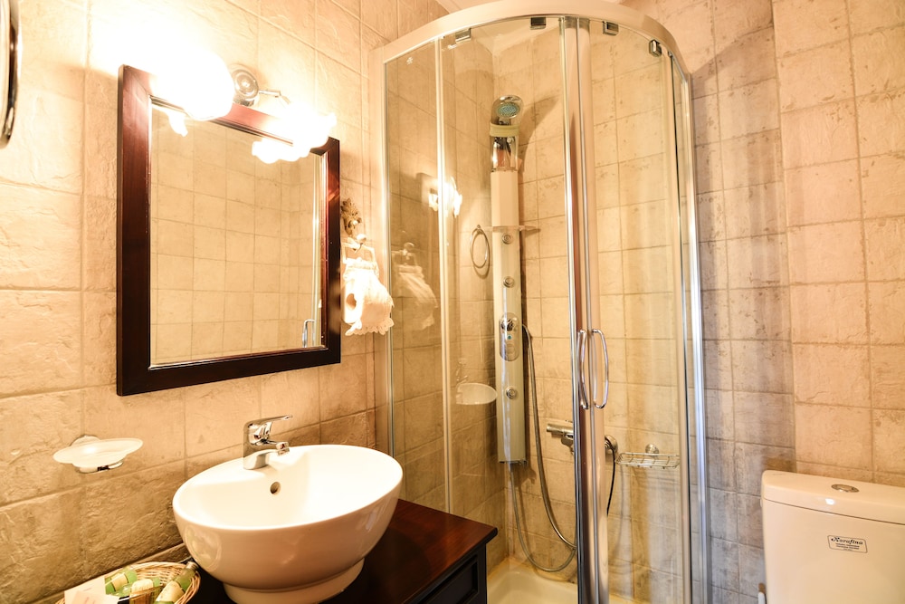 Triple Room, 2 Bedrooms photo 2