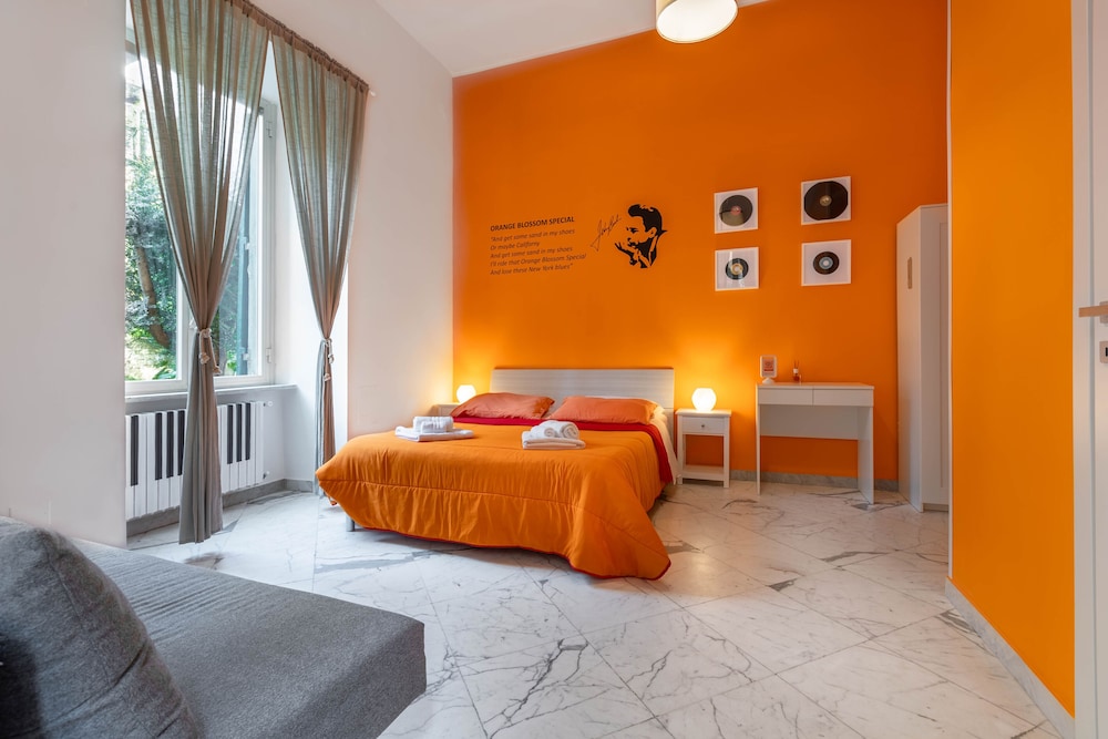 Comfort Room, 1 Queen Bed with Sofa bed, Private Bathroom, Garden View
