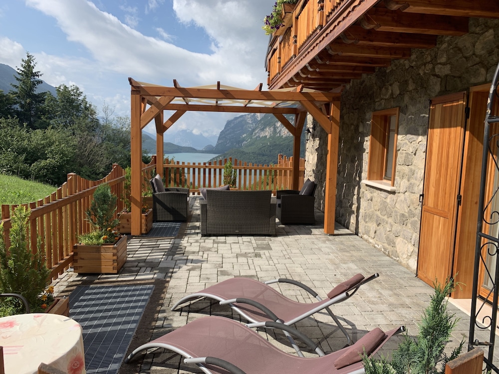 Basic Double Room, 1 Queen Bed, Terrace photo 3