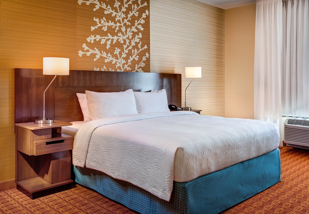Room, 1 King Bed (Hearing Accessible) photo 1