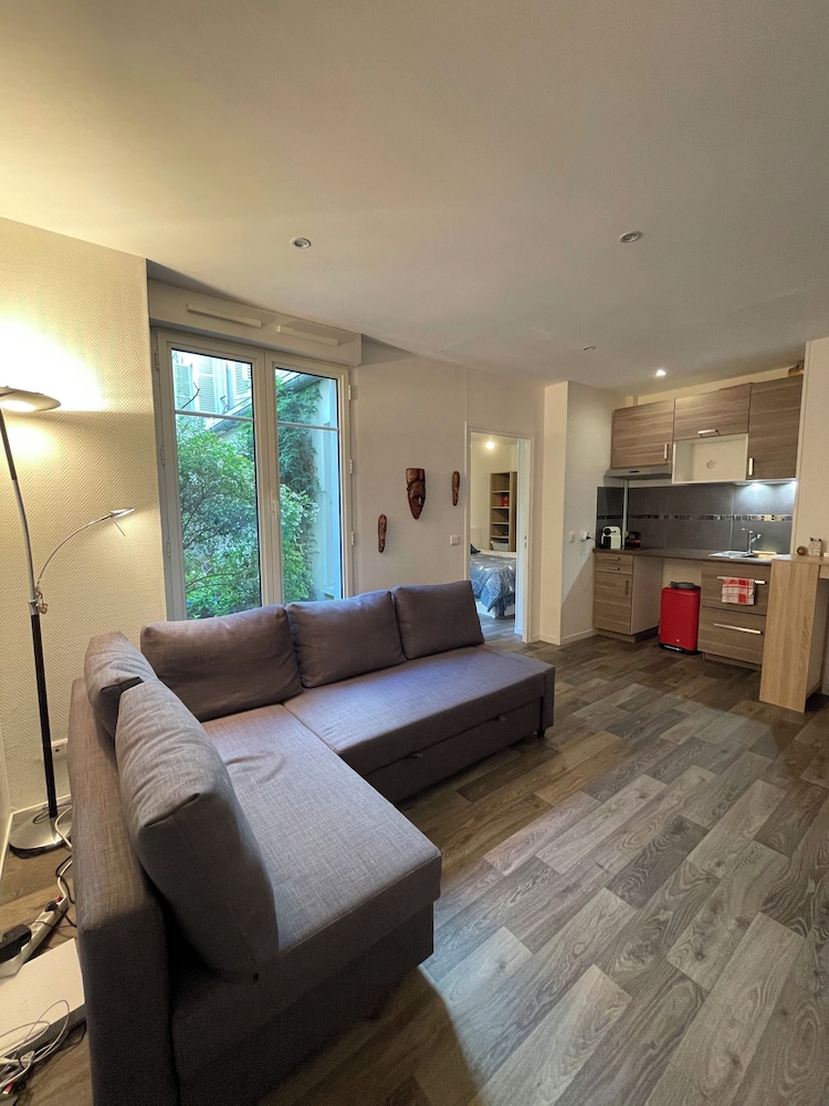 City Apartment, 1 Queen Bed with Sofa bed, Accessible, Private Bathroom photo 1