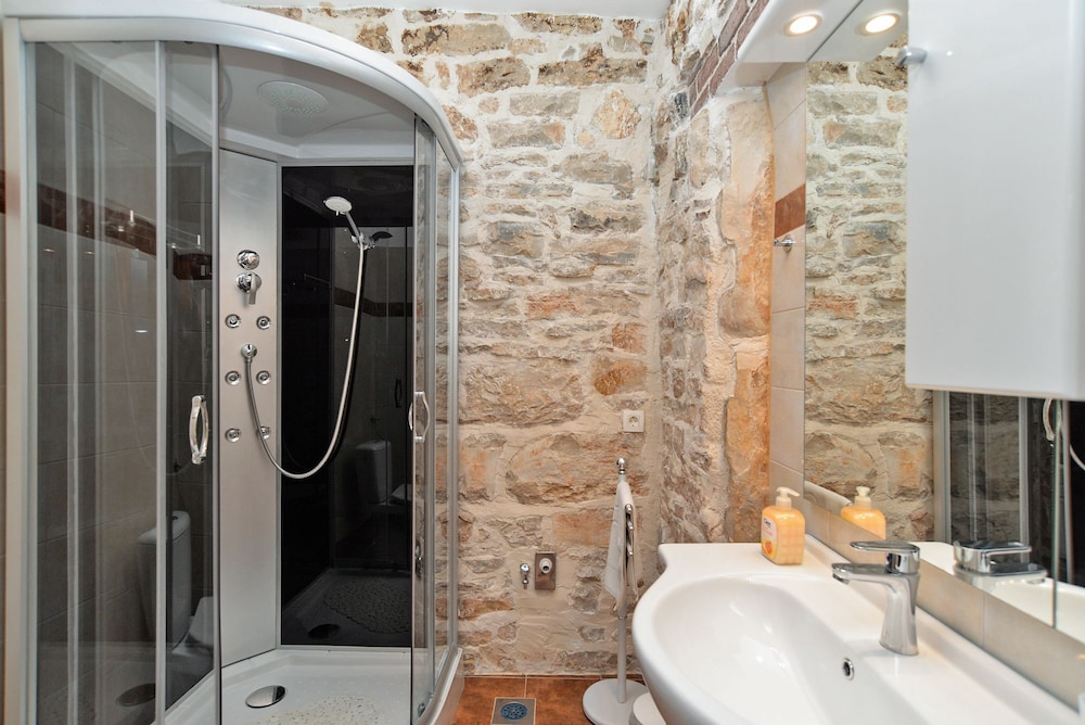 Standard Villa, Multiple Bedrooms (0306) photo 2