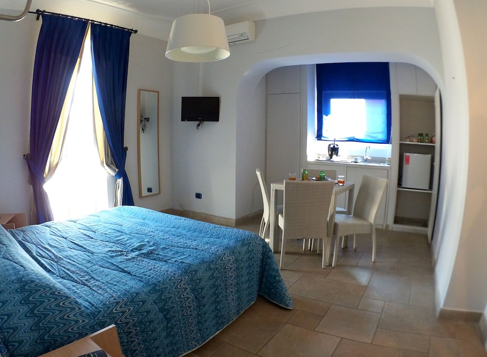 Double Room, Balcony, Garden View photo 2