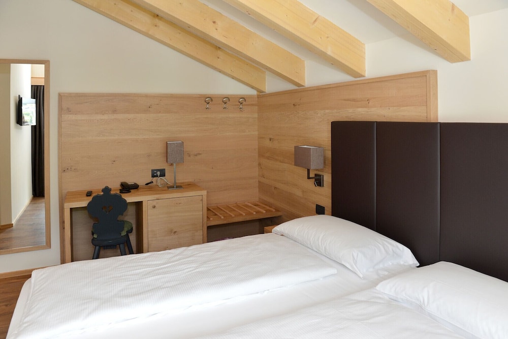Superior Double Room, Mountain View photo 2