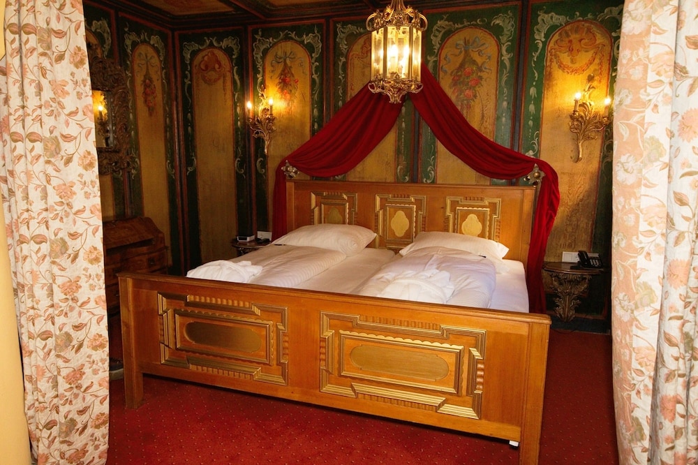 Senior Suite - Photo 2