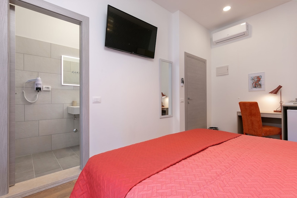 Superior Double or Twin Room, City View - Photo 2