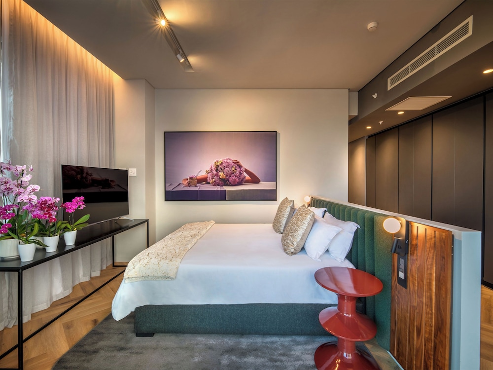 Superior Suite - Photo 12