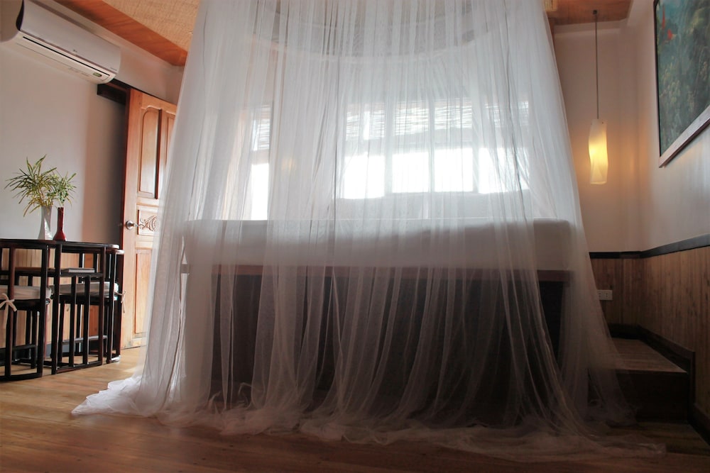 Jasmine Room photo 2