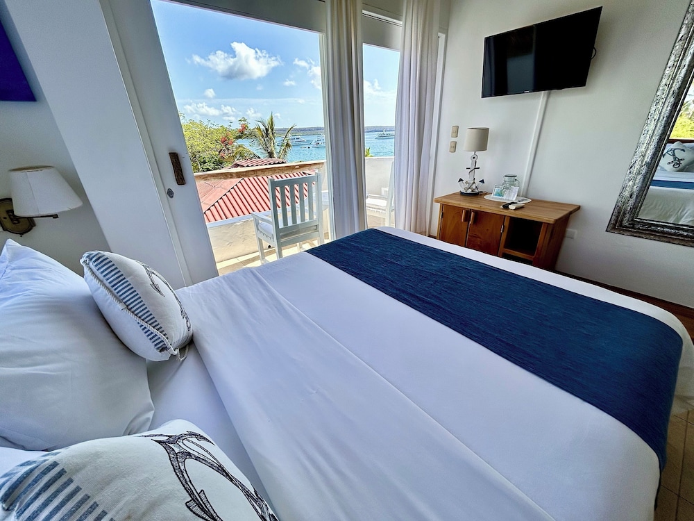 Standard Double Room, 1 Queen Bed, Ocean View photo 3