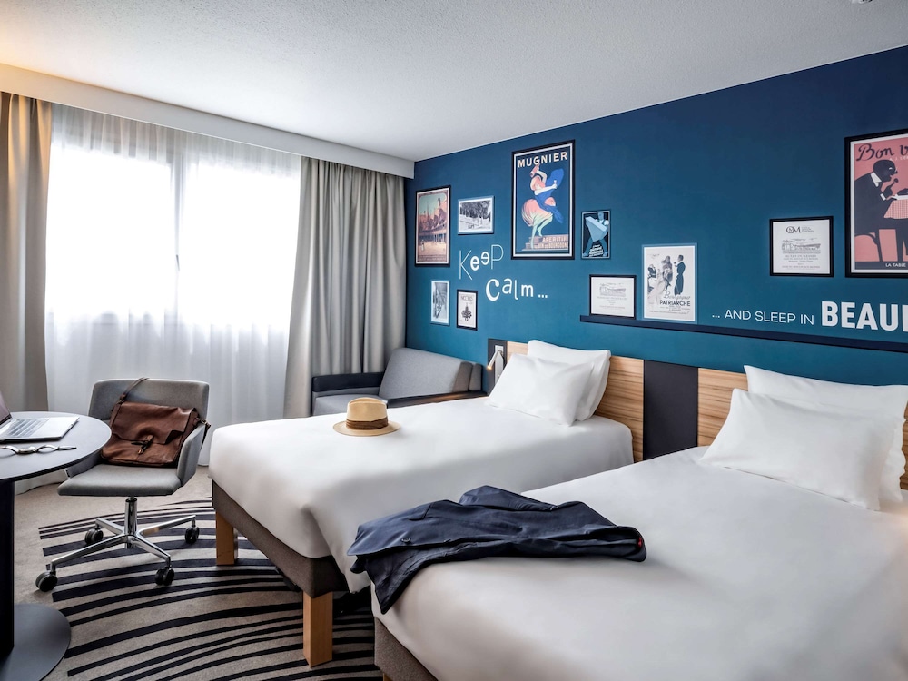 Classic Room, Multiple Beds - Photo 5