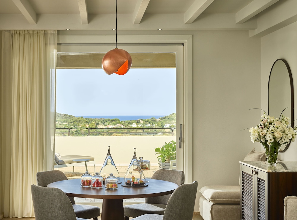 Suite, 1 King Bed, Sea View (Tholos Suite)