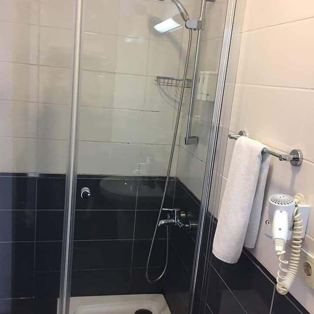 Standard Room photo 3