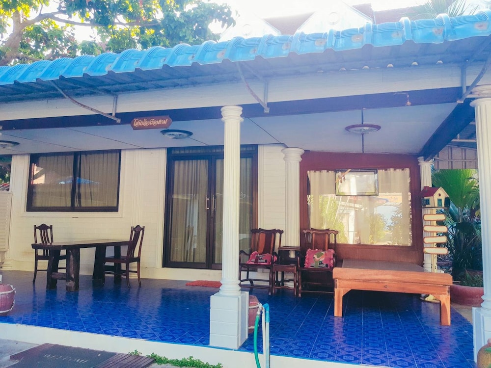 Family Bungalow photo 2
