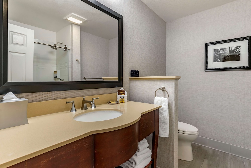 Suite, 1 King Bed, Non Smoking, Fireplace (2nd Floor) - Photo 6