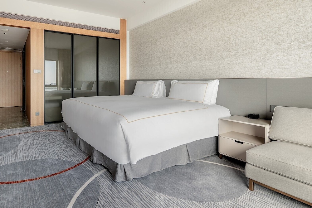 1 King Premium High Floor Jinji Lake Suzhou Eye View - Photo 3