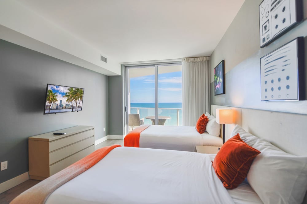 Luxury Apartment, 2 Bedrooms, Ocean View photo 2