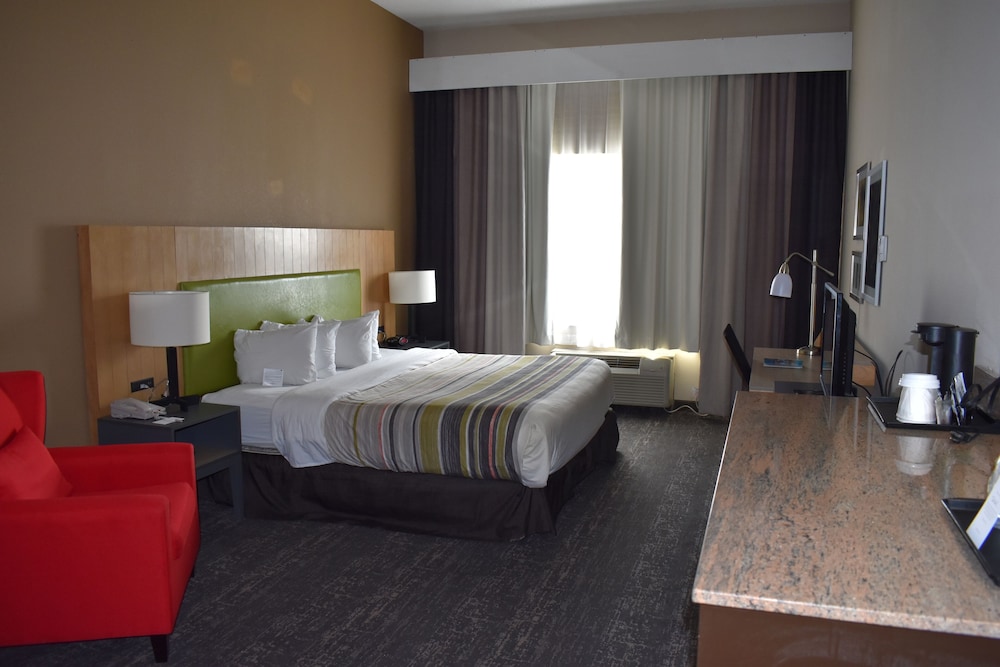 Suite, 1 King Bed, Non Smoking (Extended Stay) - Photo 5