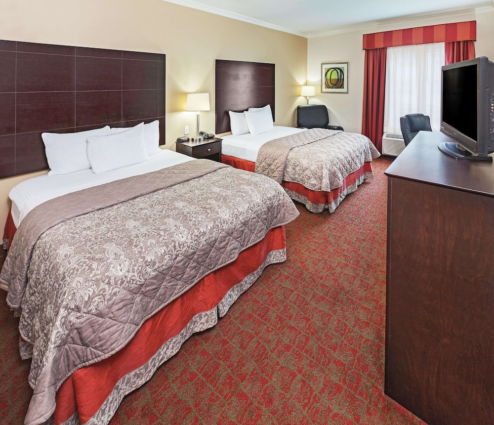 Room, 2 Queen Beds - Photo 1