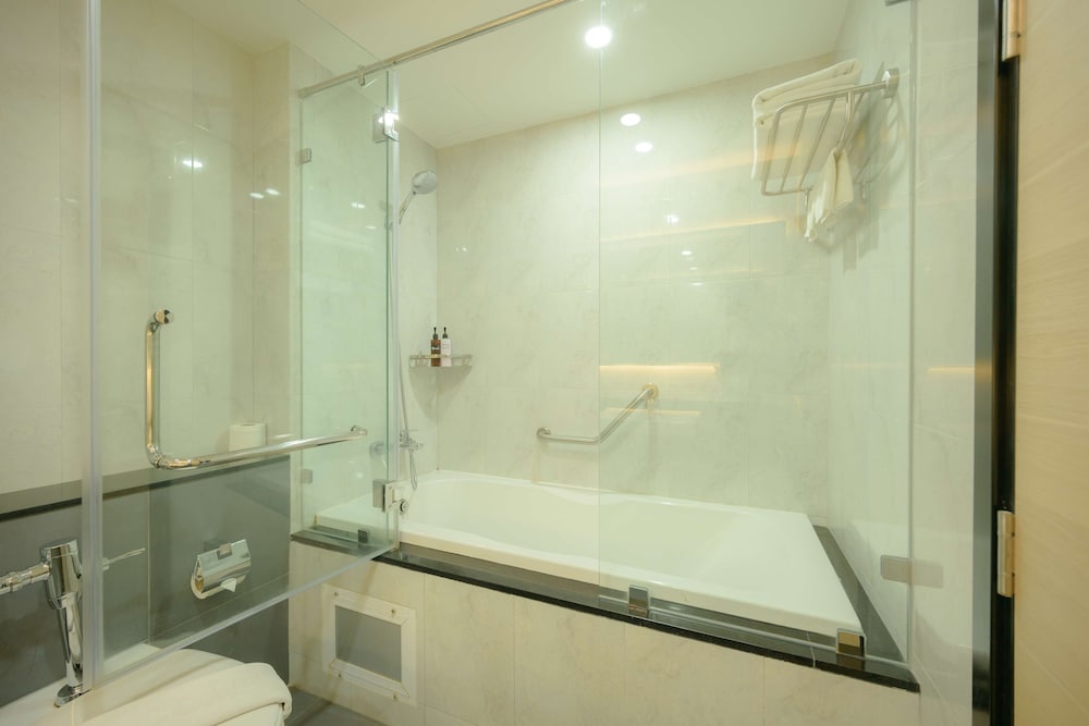 Deluxe Room, Bathtub - Photo 12