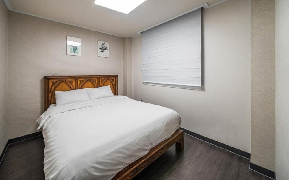 Room (Grand Room (Family Group)) - Photo 8