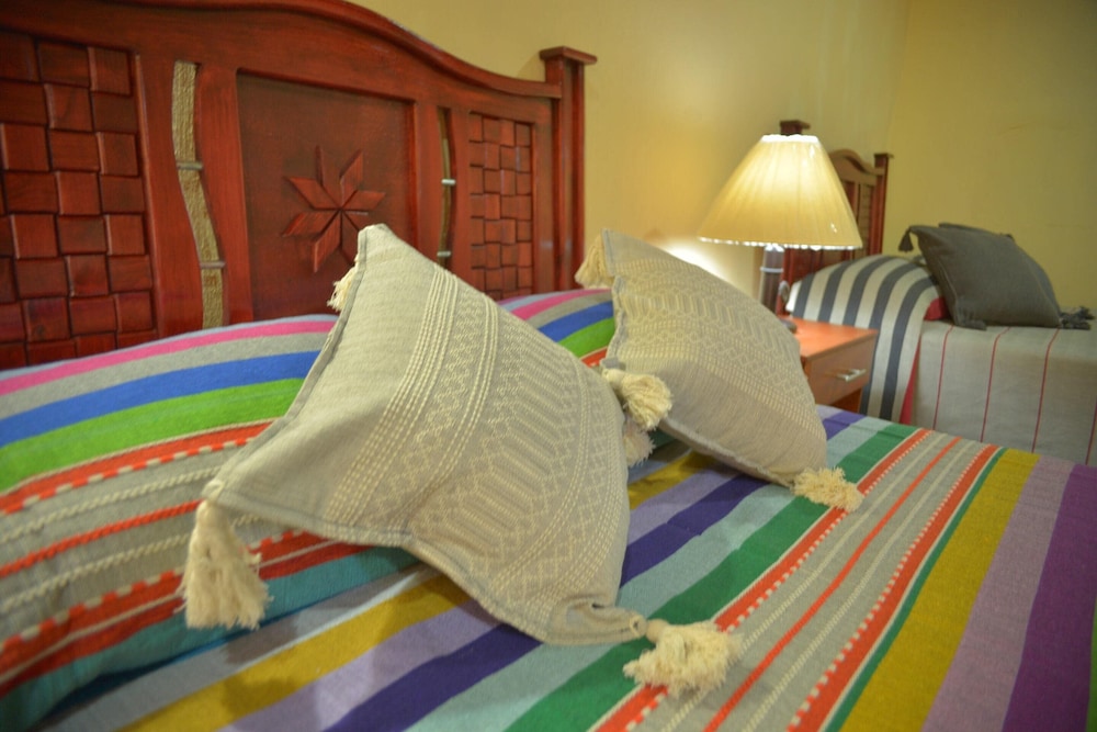 Standard Room, Multiple Beds photo 3