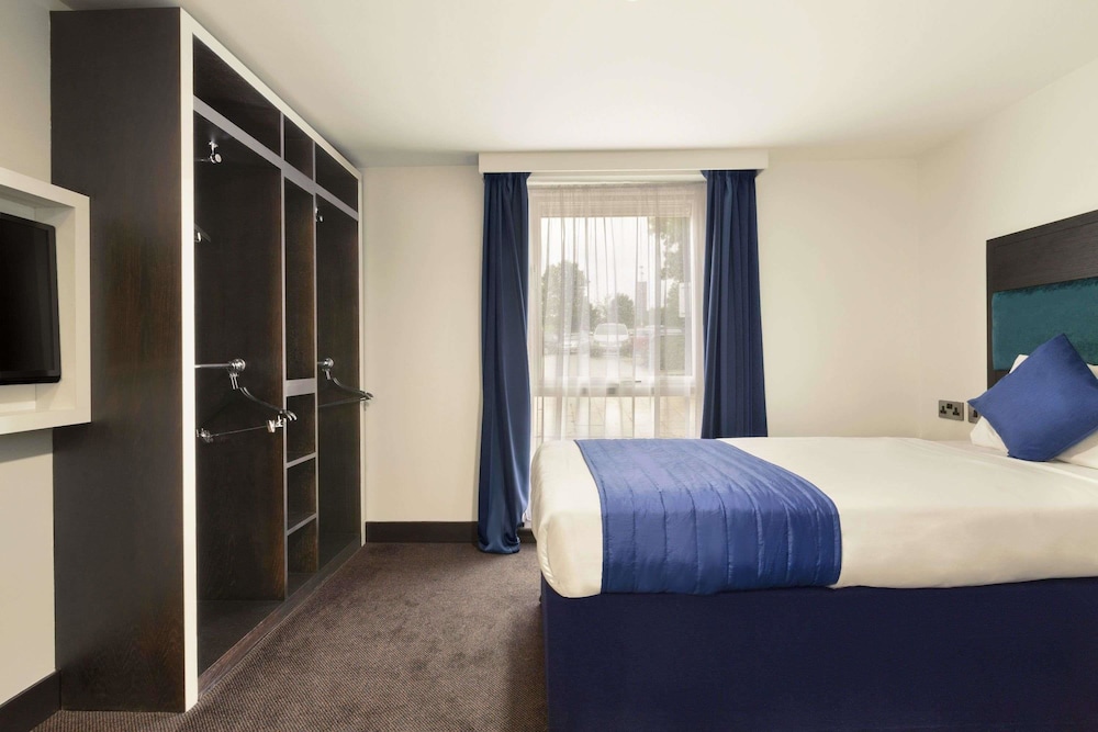 Family Room, Multiple Beds, Non Smoking - Photo 1