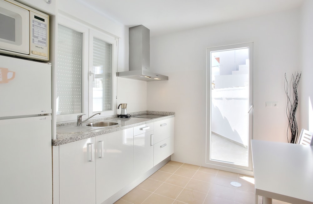 Apartment, Private Bathroom - Photo 27