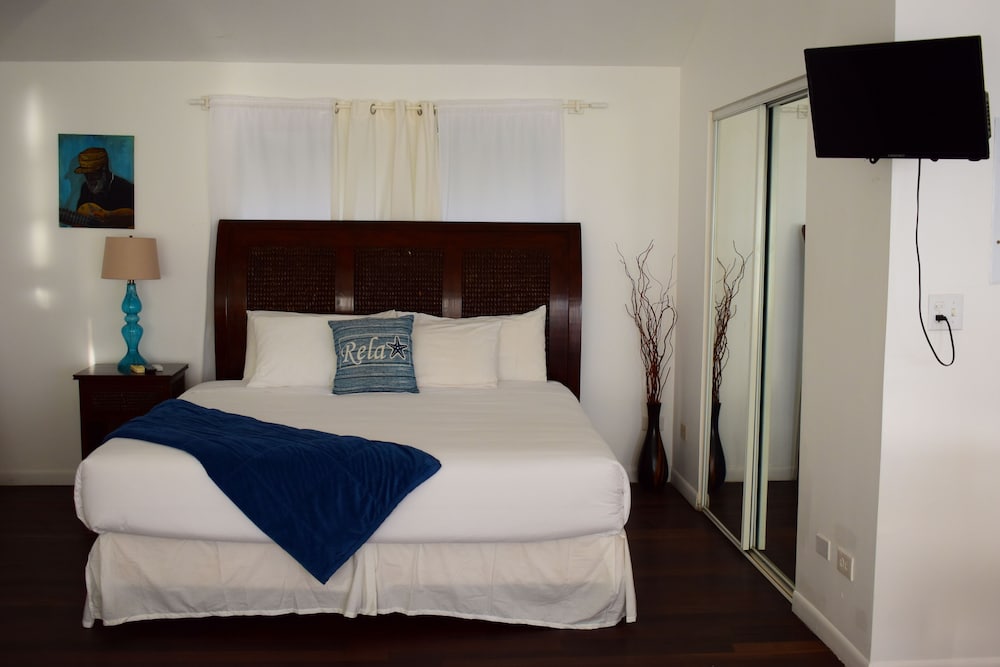 Standard Room, 1 King Bed, Non Smoking, Ocean View