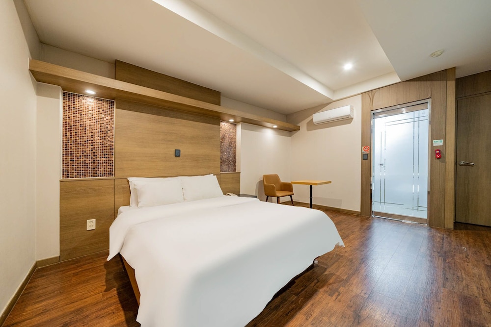 Premium Double Room photo 2