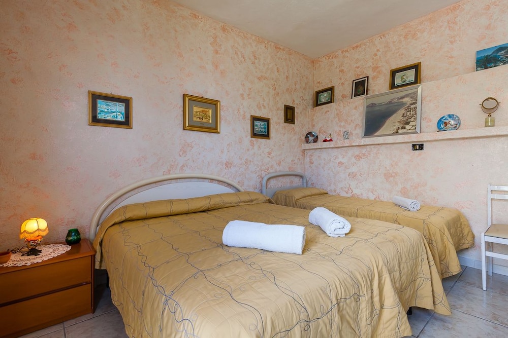 Classic Triple Room, Private Bathroom