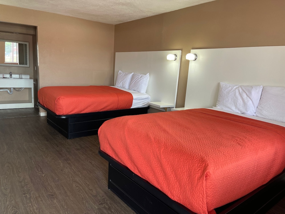 Double Room, Smoking