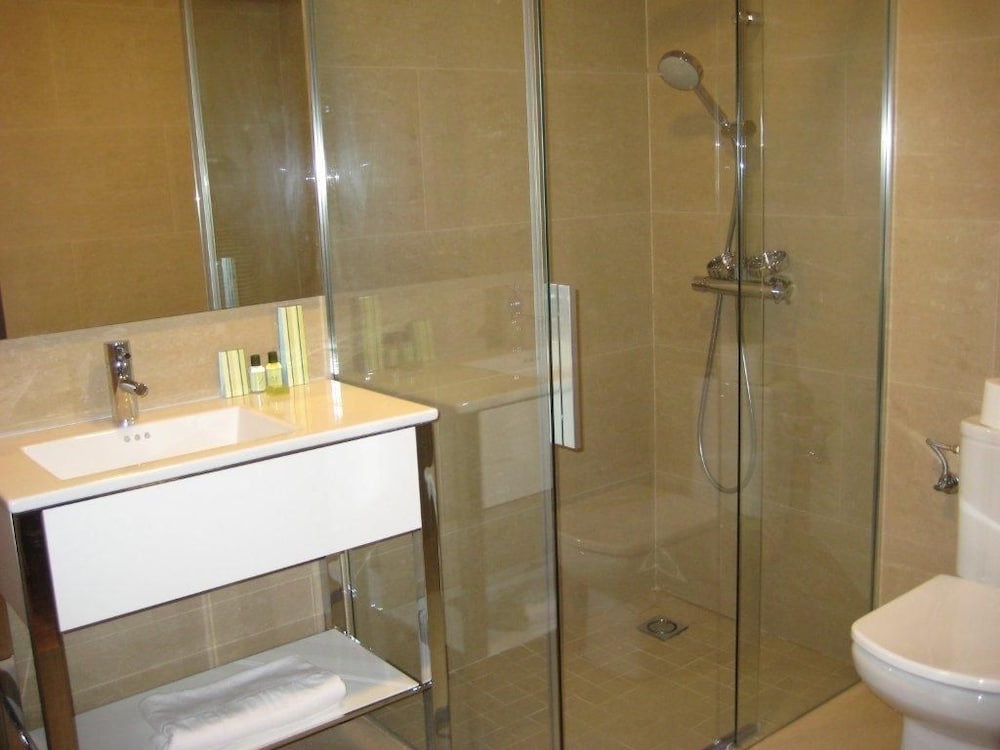 Double Room Single Use, 1 Double or 2 Twin Beds - Photo 3