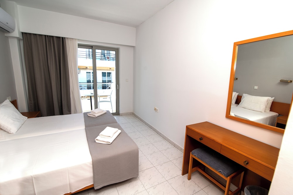 Apartment, 1 Bedroom, Partial Sea View