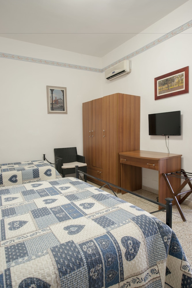 Quadruple Room photo 2